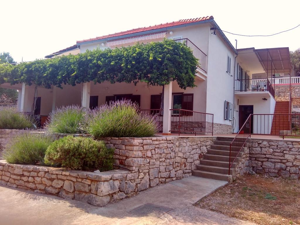 Apartments Sonija Gdinj Exterior foto